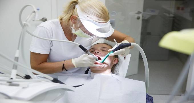 مراقبت های پس از درمان ریشه دندان