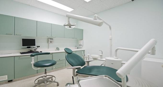 ویژگی های بهترین کلینیک دندانپزشکی در همدان