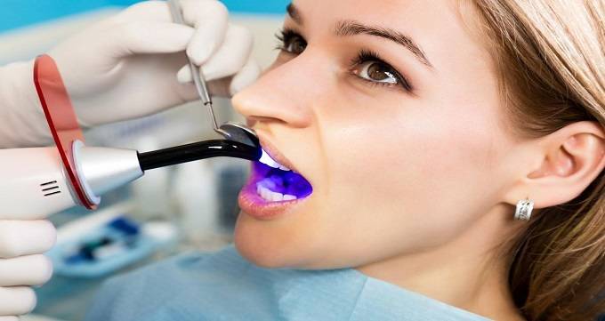 بهترین دندانپزشک زیبایی و ترمیمی چه خدمات یا درمان هایی را ارائه می کند؟
