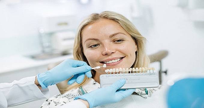 دندانپزشک زیبایی و ترمیمی کیست؟
